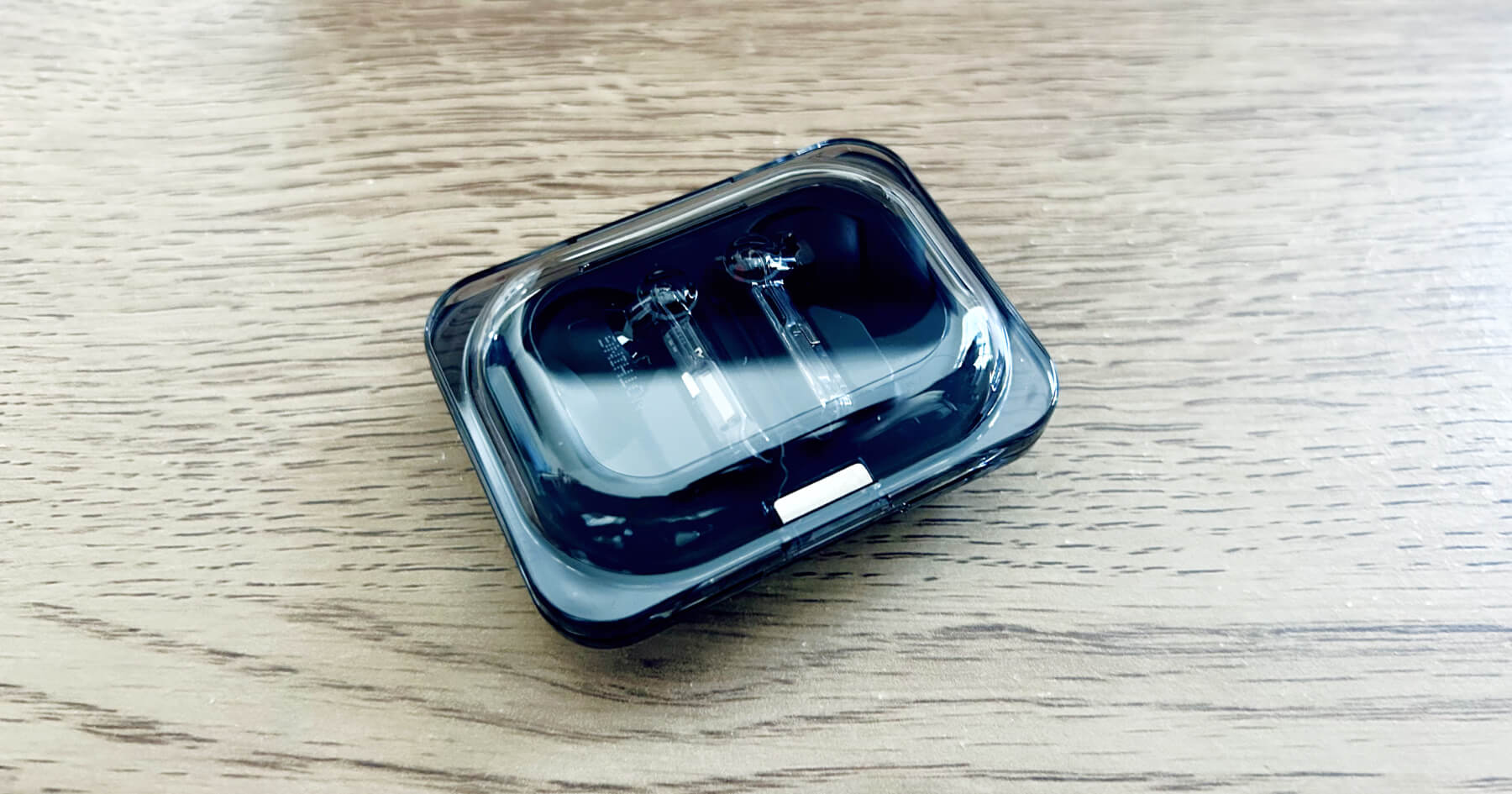 サムネイル画像: Nothing Ear (a) Review: Stylish Design and Great Value in Wireless Earbuds