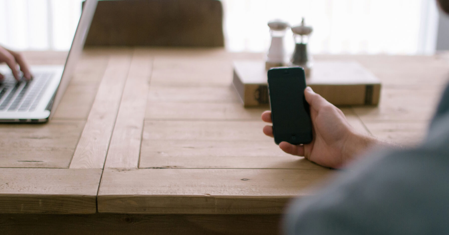 Thumbnail Image: 7 Steps to Break Free from Smartphone Addiction