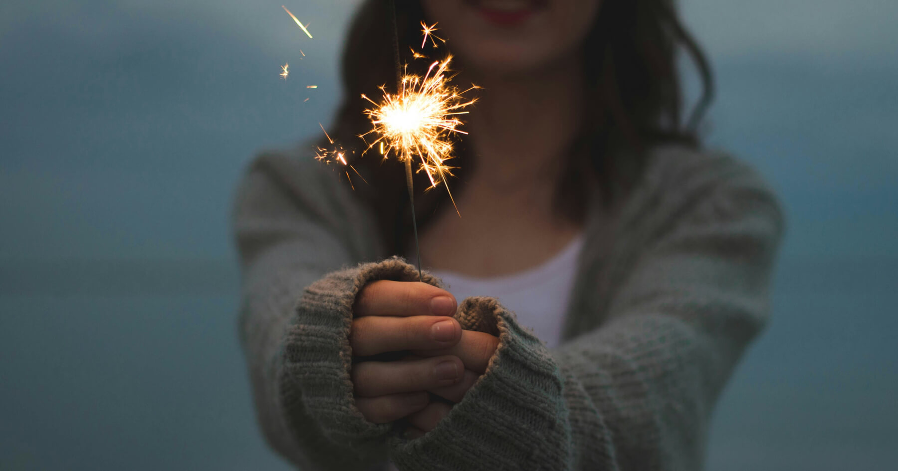 サムネイル画像: The Happiness and Challenges of Social Media: A Broader Perspective on Modern Joy